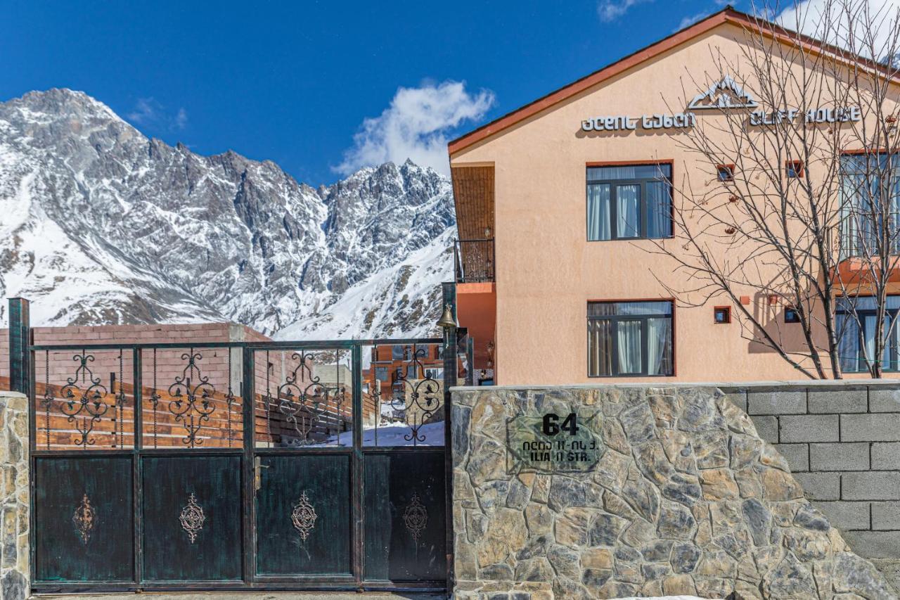 Cliff House Hotel Kazbegi Esterno foto