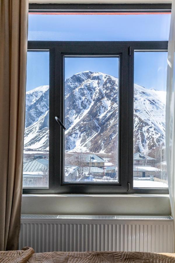 Cliff House Hotel Kazbegi Esterno foto