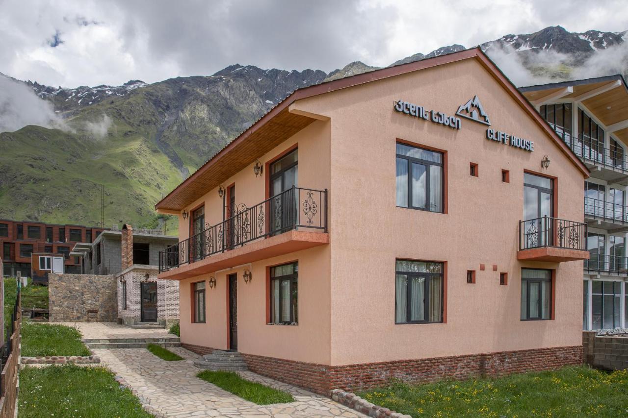 Cliff House Hotel Kazbegi Esterno foto