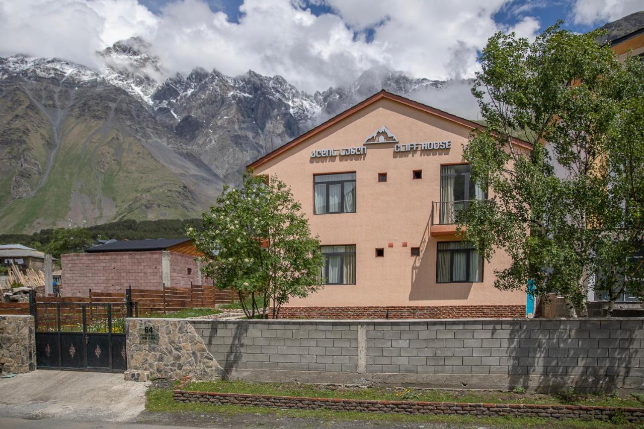 Cliff House Hotel Kazbegi Esterno foto