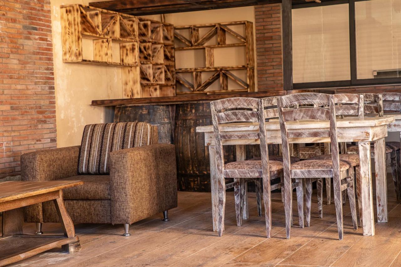 Cliff House Hotel Kazbegi Esterno foto