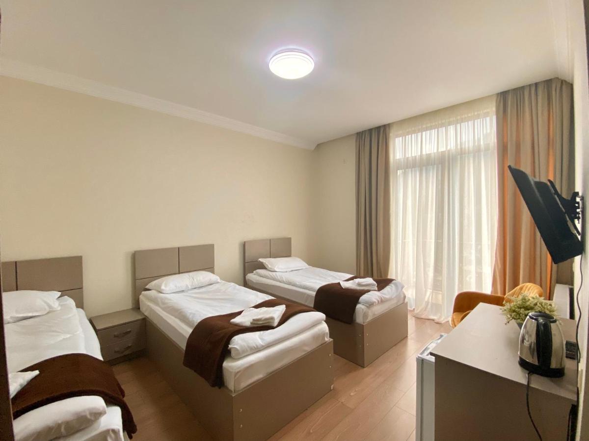 Cliff House Hotel Kazbegi Esterno foto