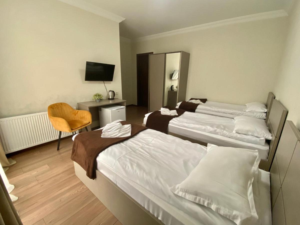 Cliff House Hotel Kazbegi Esterno foto