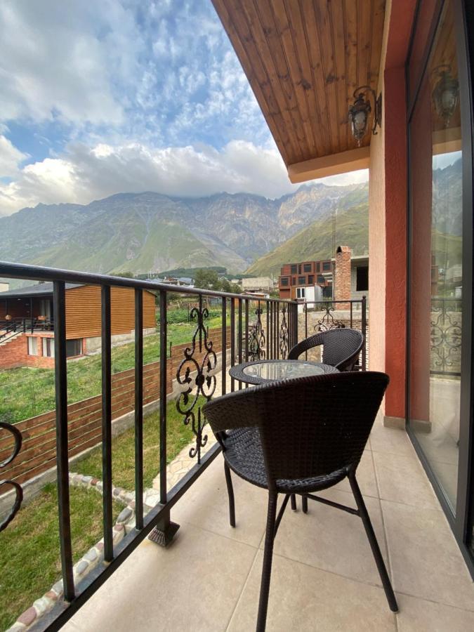 Cliff House Hotel Kazbegi Esterno foto